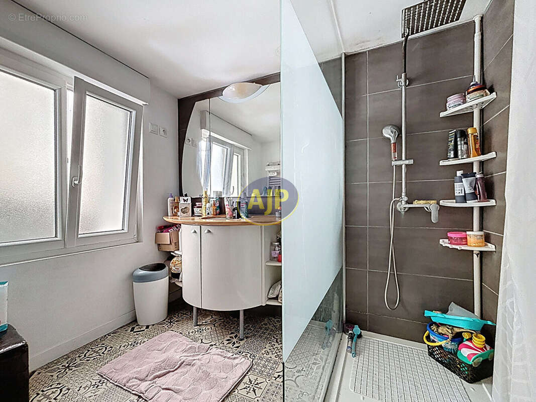 Maison à TONNAY-CHARENTE