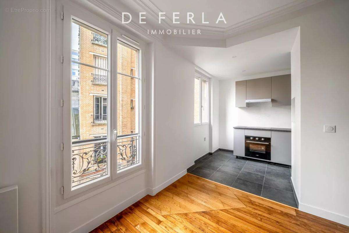 Appartement à PARIS-15E