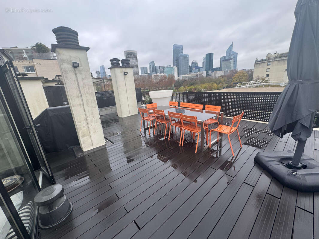 Appartement à NEUILLY-SUR-SEINE