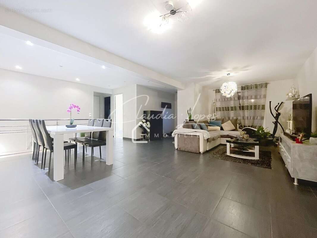 Photo 2 - Maison à PIERRELAYE