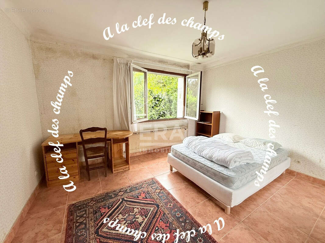 Maison à BURES-SUR-YVETTE