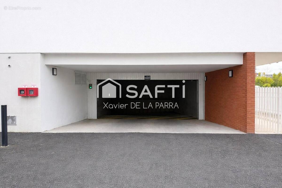 Photo 1 - Parking à TOULOUSE