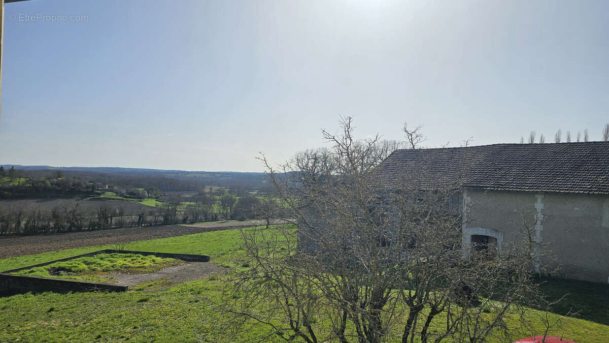 Maison à VILLETOUREIX