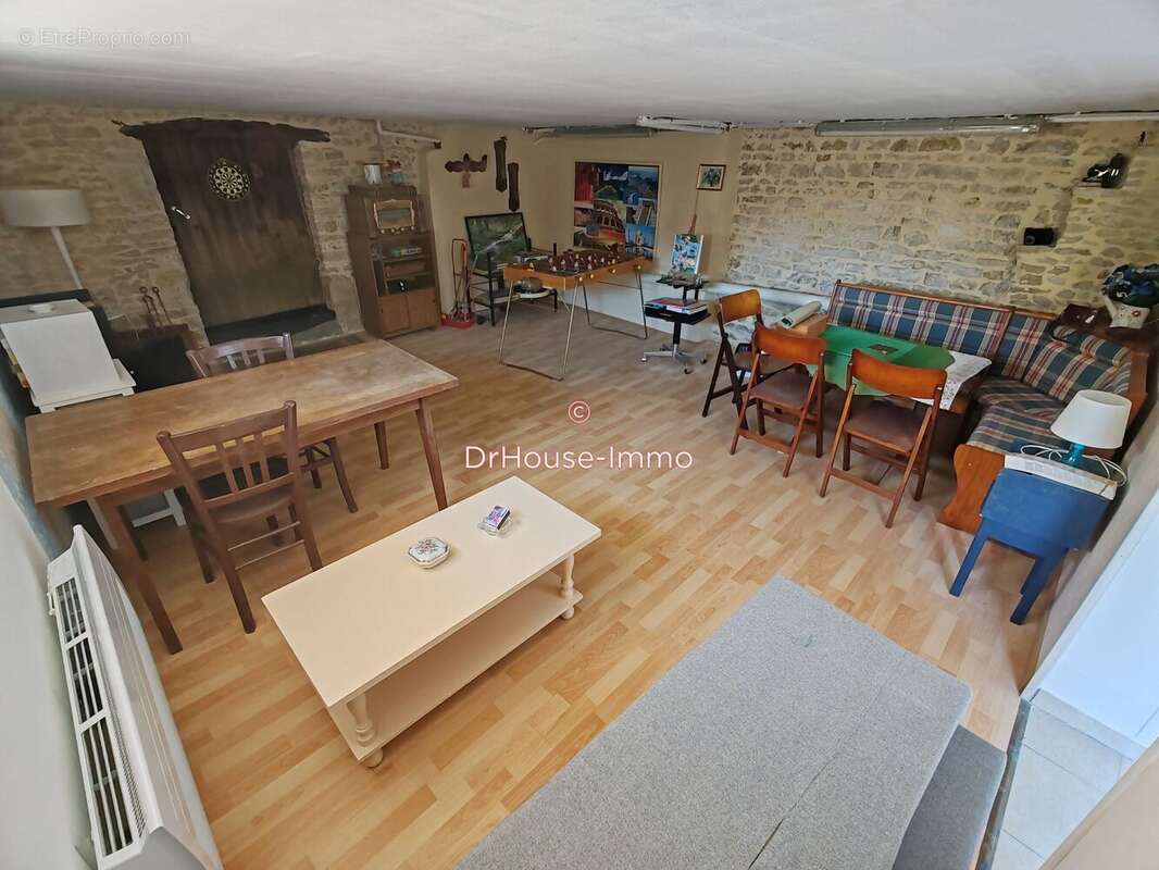 Maison 118 m² à Saint-Jean-De-Sauves  - photo 9