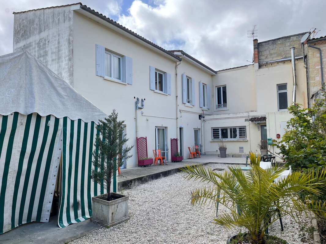 Commerce à LESPARRE-MEDOC