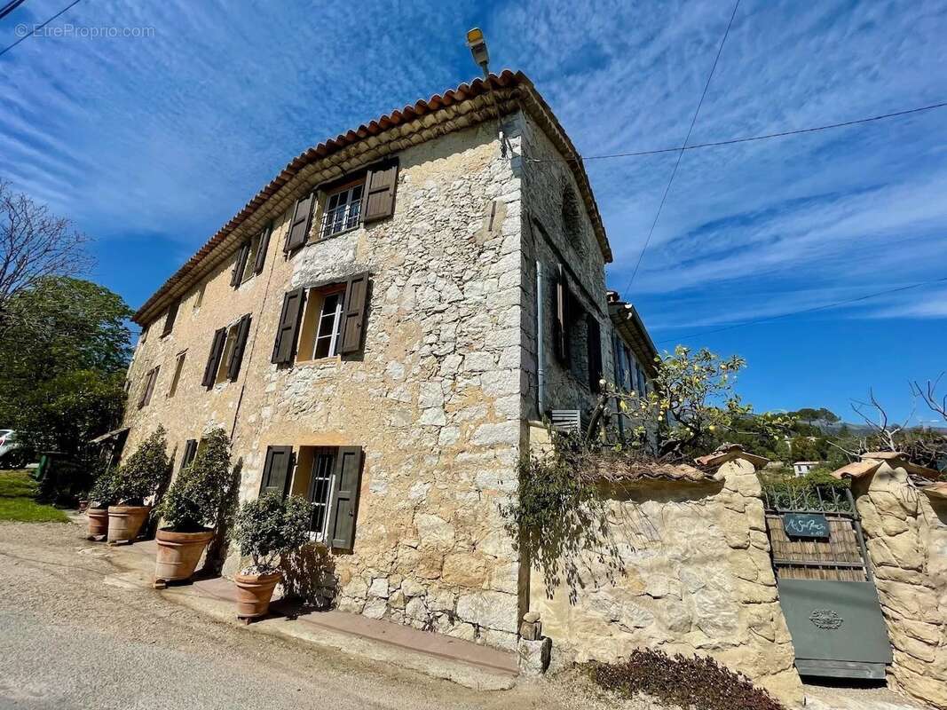 Magnifique Mas plein de charme à vendre à Roquefort-les-Pins / Côte d'Azur, - photo 5