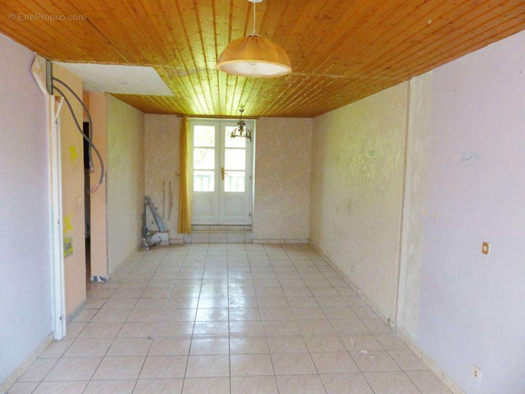 Maison Saint Hostien 11 pièce(s) 225 m2 - photo 16