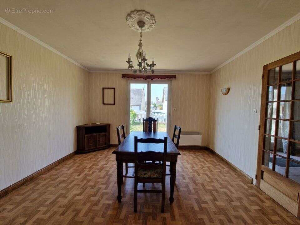 Maison 157 m² à La Chapelle-Saint-Sauveur  - photo 4