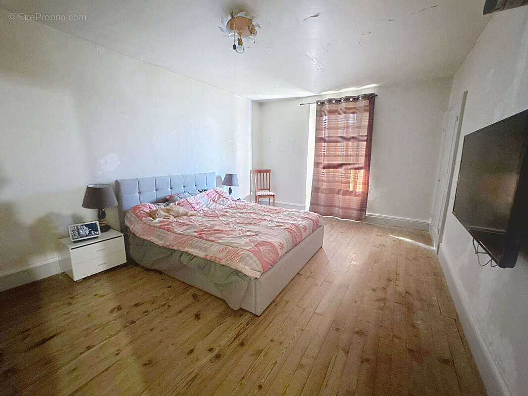 Maison à BEAUREPAIRE