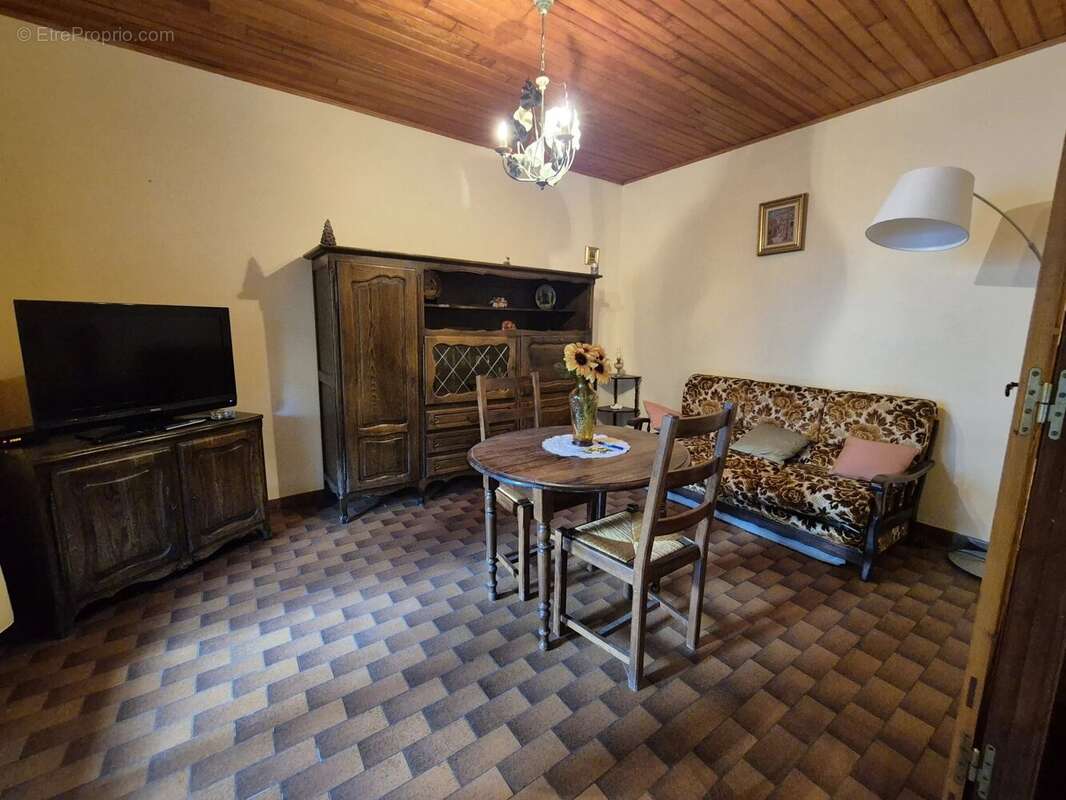 Maison à COURTHEZON