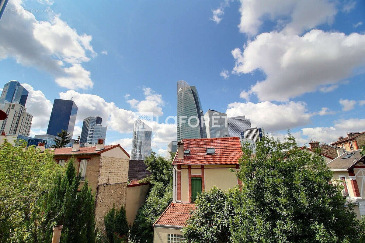 Appartement à COURBEVOIE