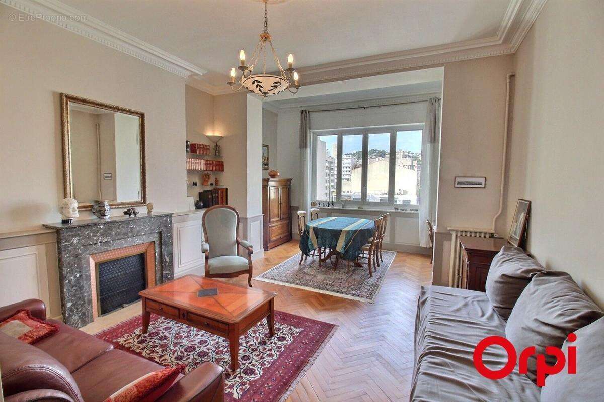Appartement à MARSEILLE-8E