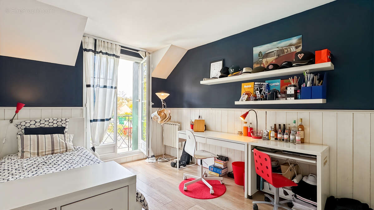 Maison à SAINT-NOM-LA-BRETECHE