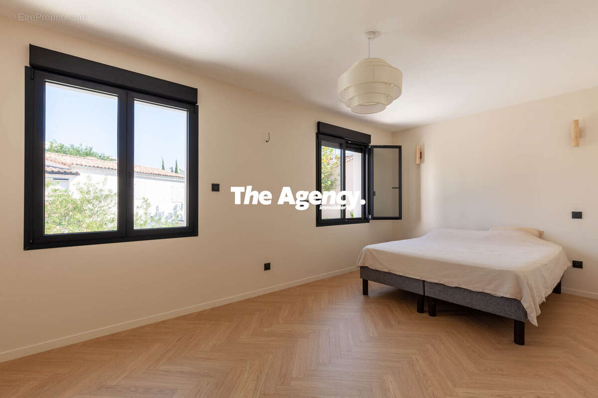 Maison 163 m² à Marseille-8e  - photo 9