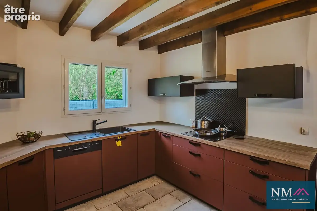 Urcuit , Maison familiale de 200 m² au calme, avec piscine et jardin clos de 1 000 m² - photo 7