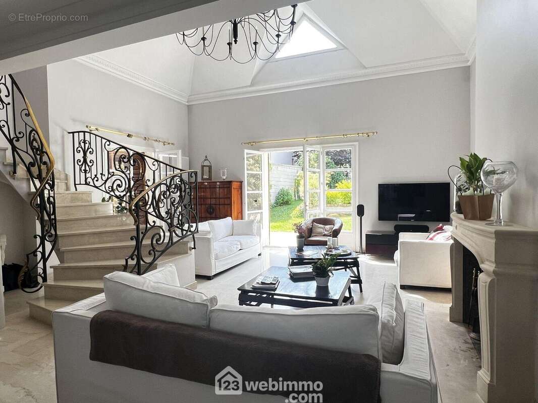 Maison 190 m² à Thiais  - photo 19