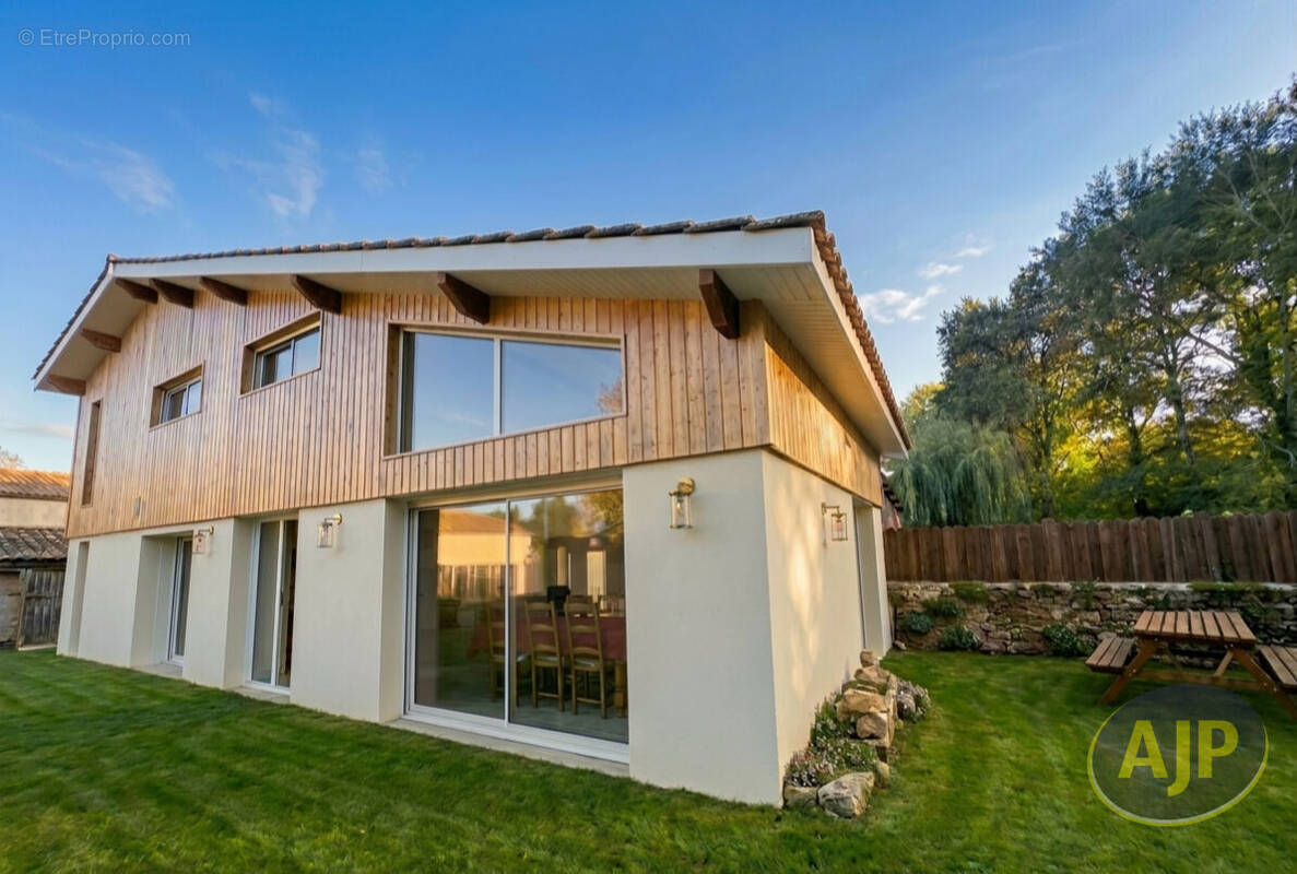 Maison à SAINT-LAURENT-MEDOC
