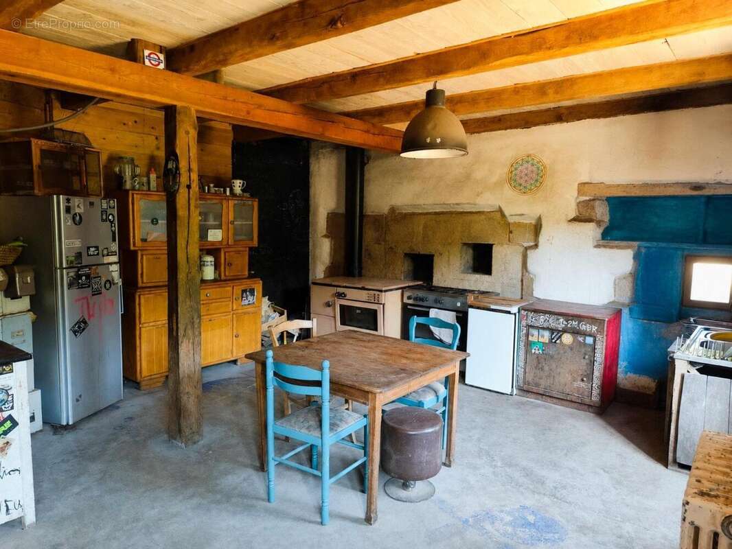 Maison 152 m² à Bourg-Lastic  - photo 4