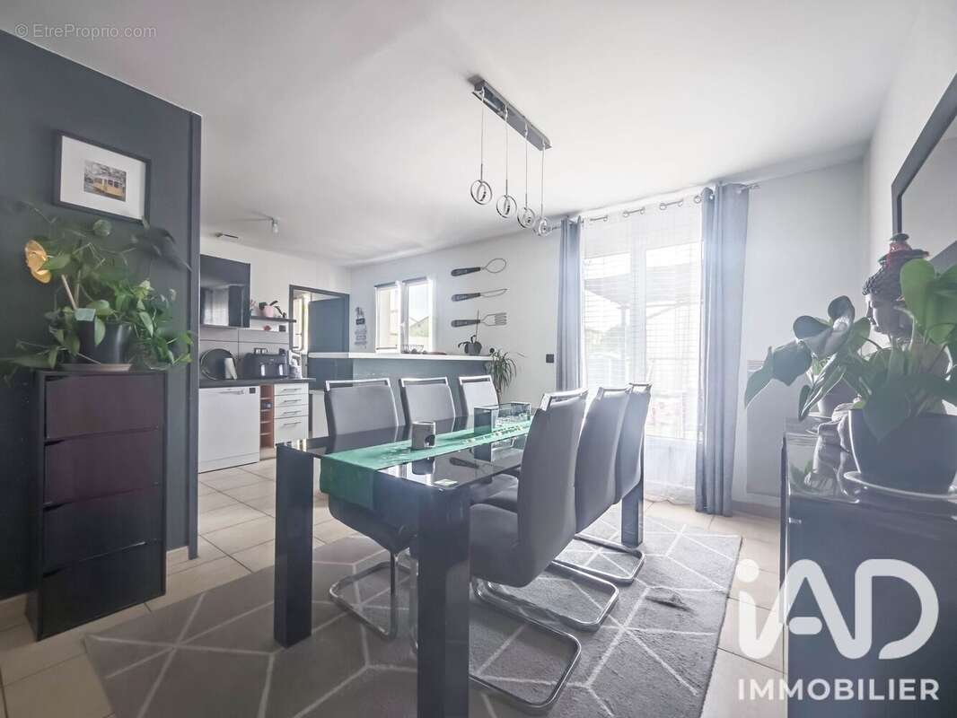 Maison 89 m² à Aiguillon  - photo 4