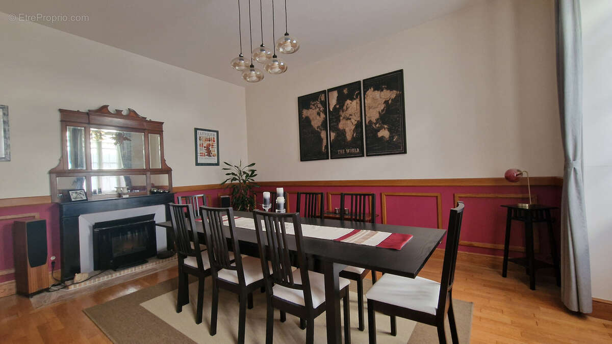 Maison à VILLEBOIS-LAVALETTE