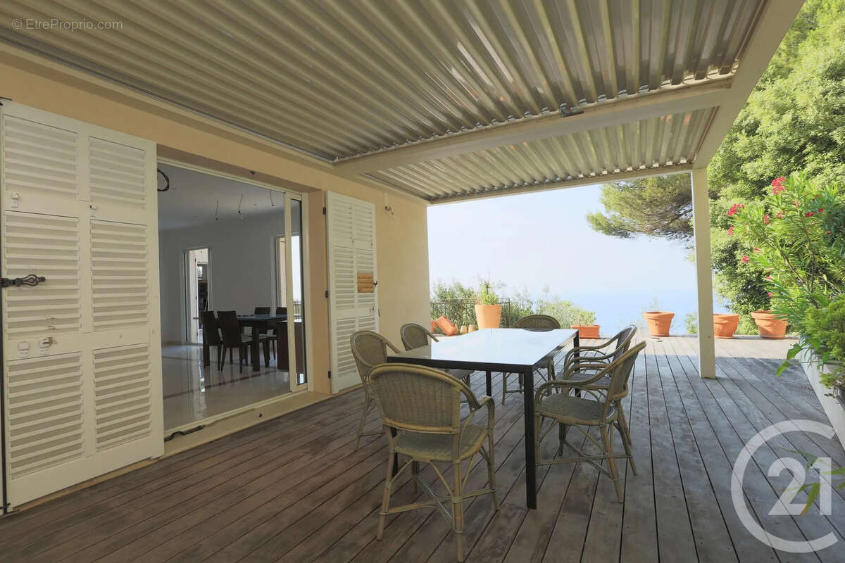 Maison à EZE