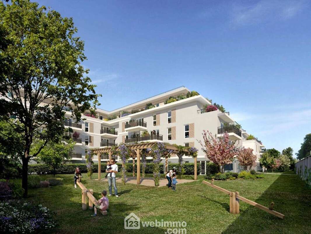 ... au coeur d'Avrillé avec le tramway au pied de l'immeuble. - Appartement à ANGERS