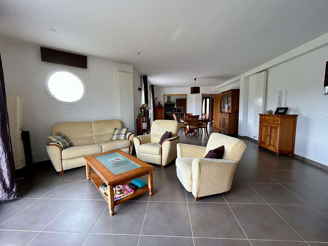 Maison à PLOUIGNEAU