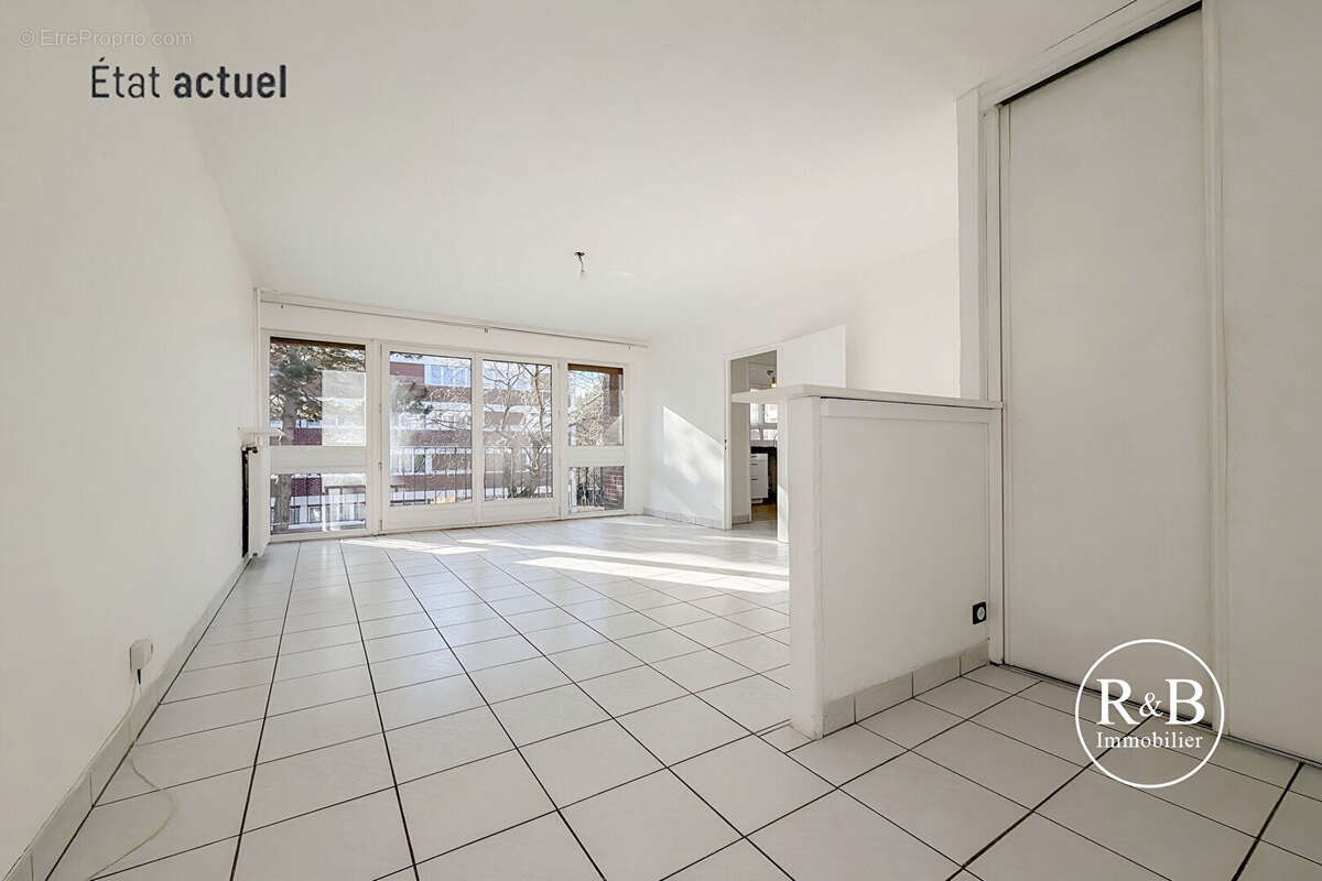 Appartement à LES CLAYES-SOUS-BOIS
