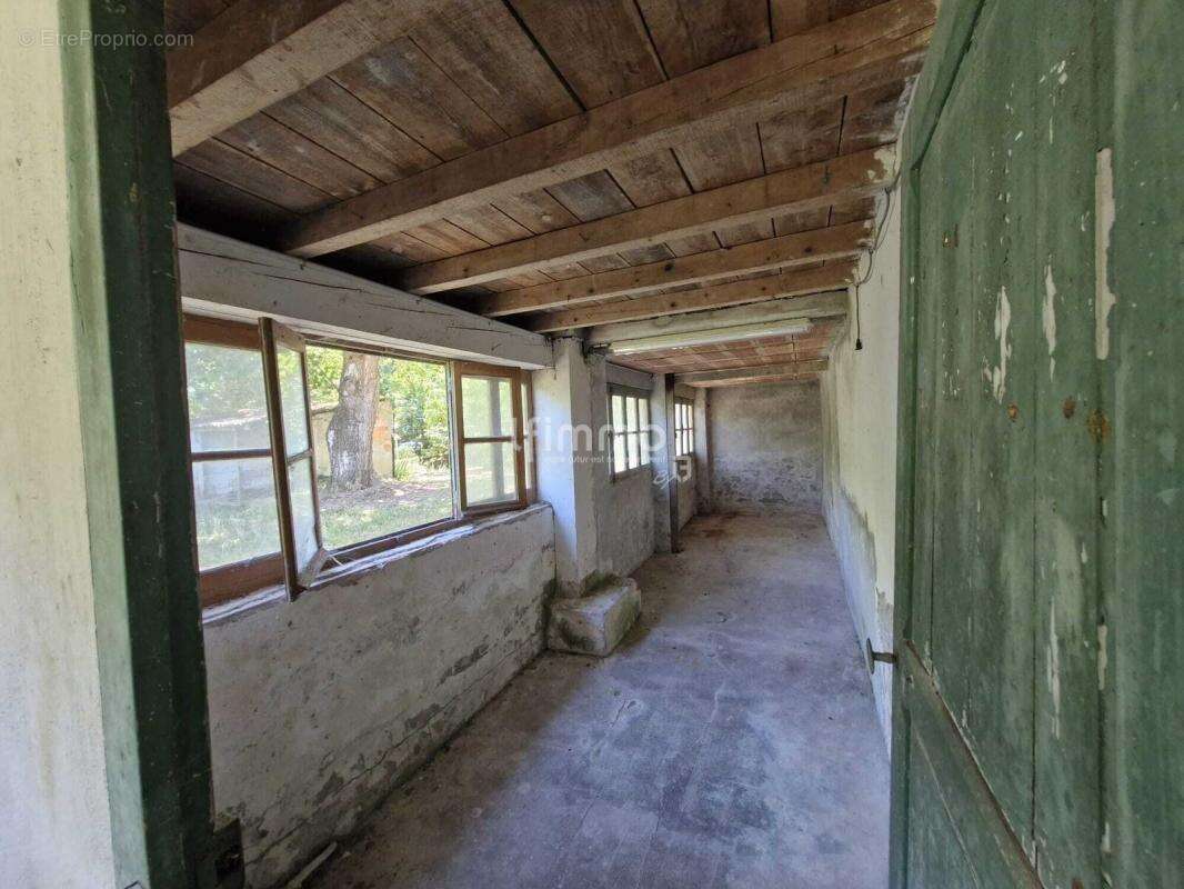 Maison à VILLENEUVE-LA-COMPTAL