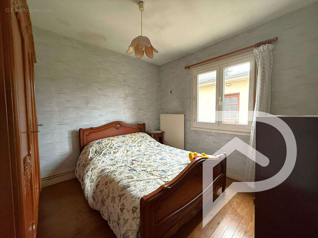 Maison à ESTREES-SAINT-DENIS