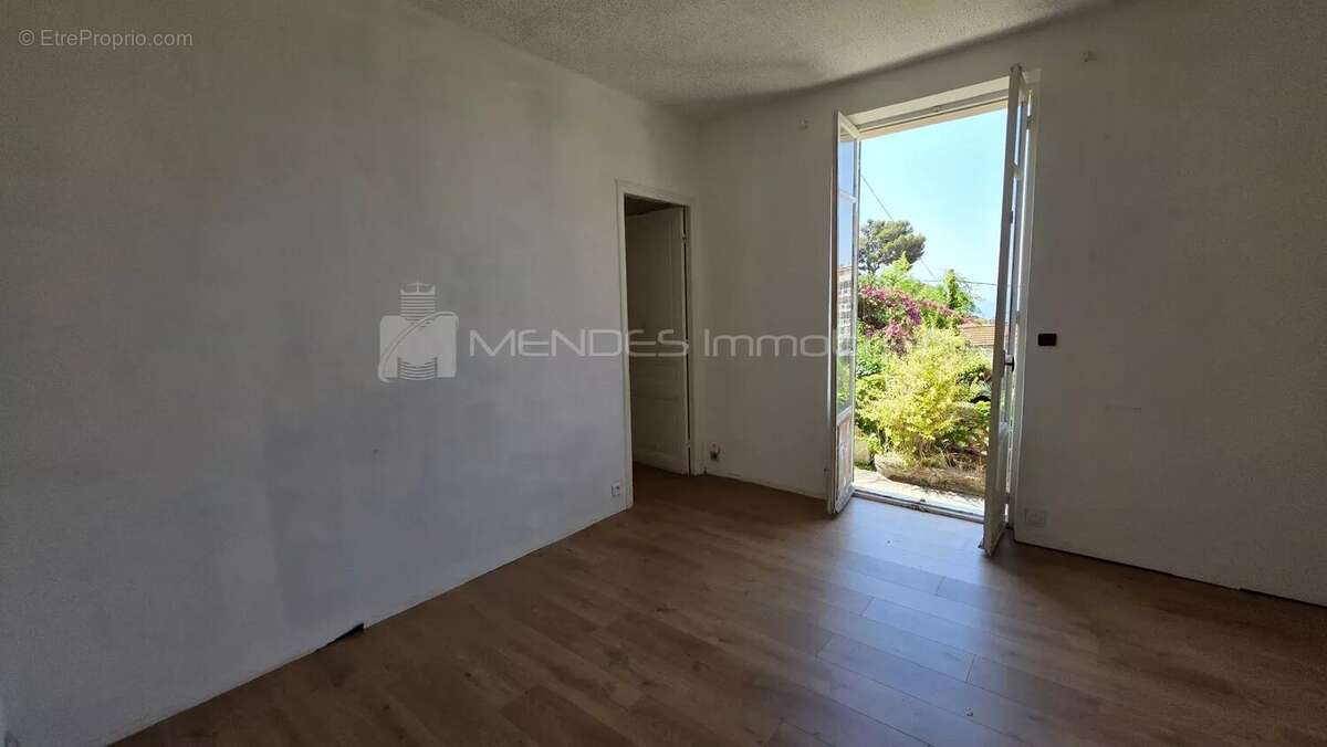 Villa de charme a renover cap d'ail centre - photo 8