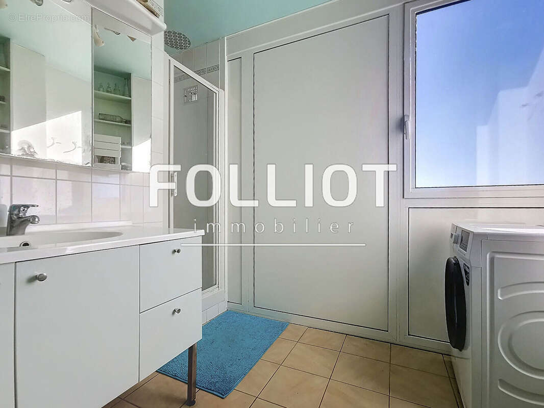 Appartement à JULLOUVILLE