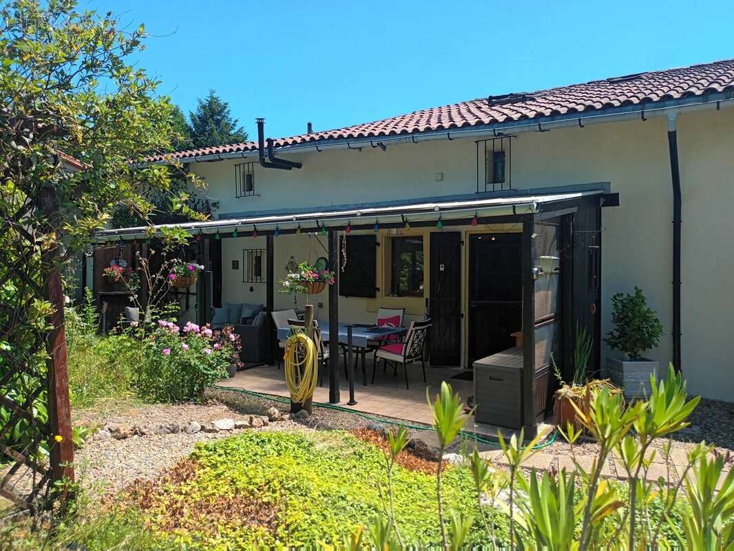 Maison à SAINT-ADJUTORY