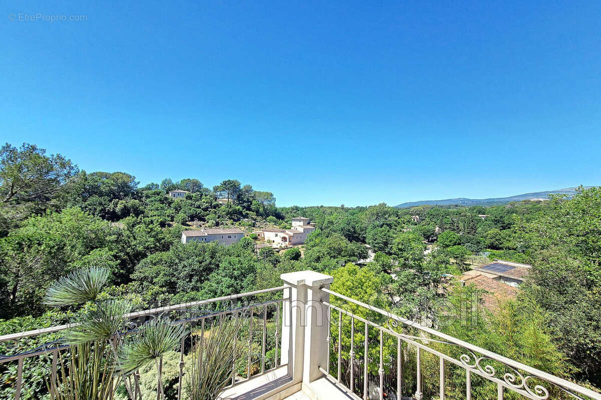 Maison à ROQUEFORT-LES-PINS