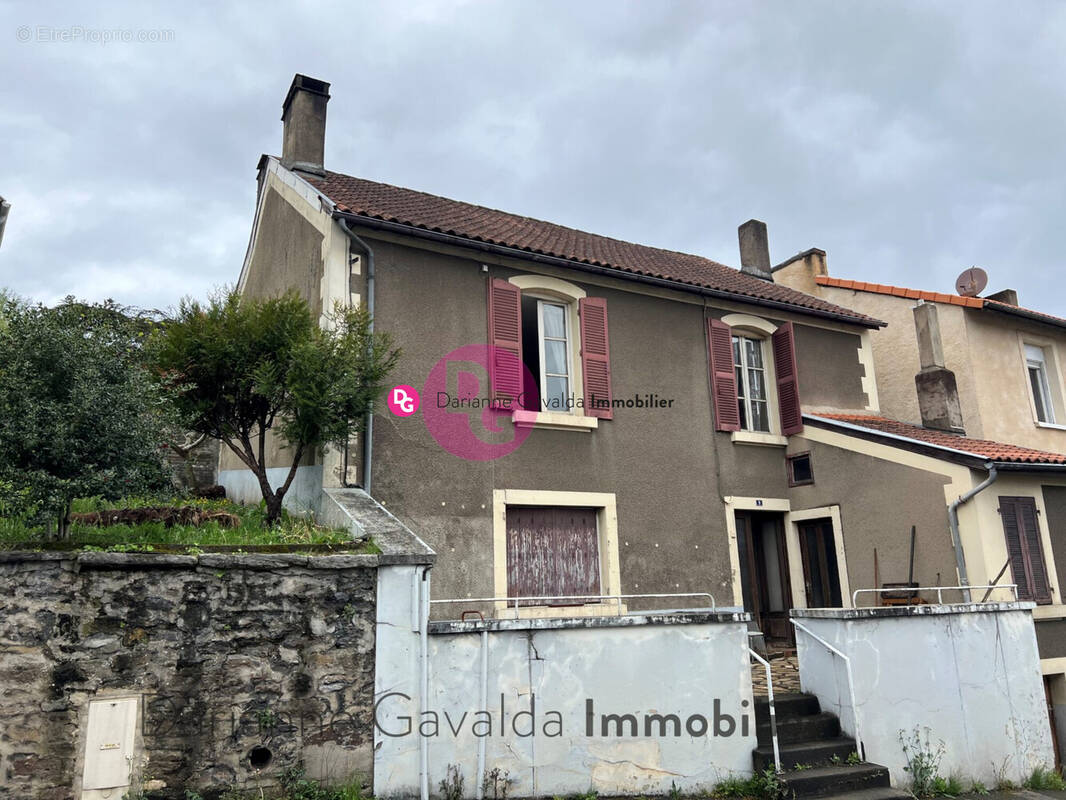 Maison à DECAZEVILLE