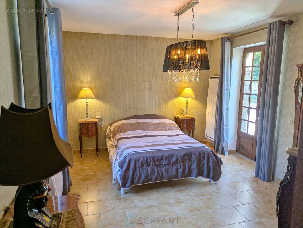 Ancien moulin en pierre de 160 m² avec piscine. - photo 12
