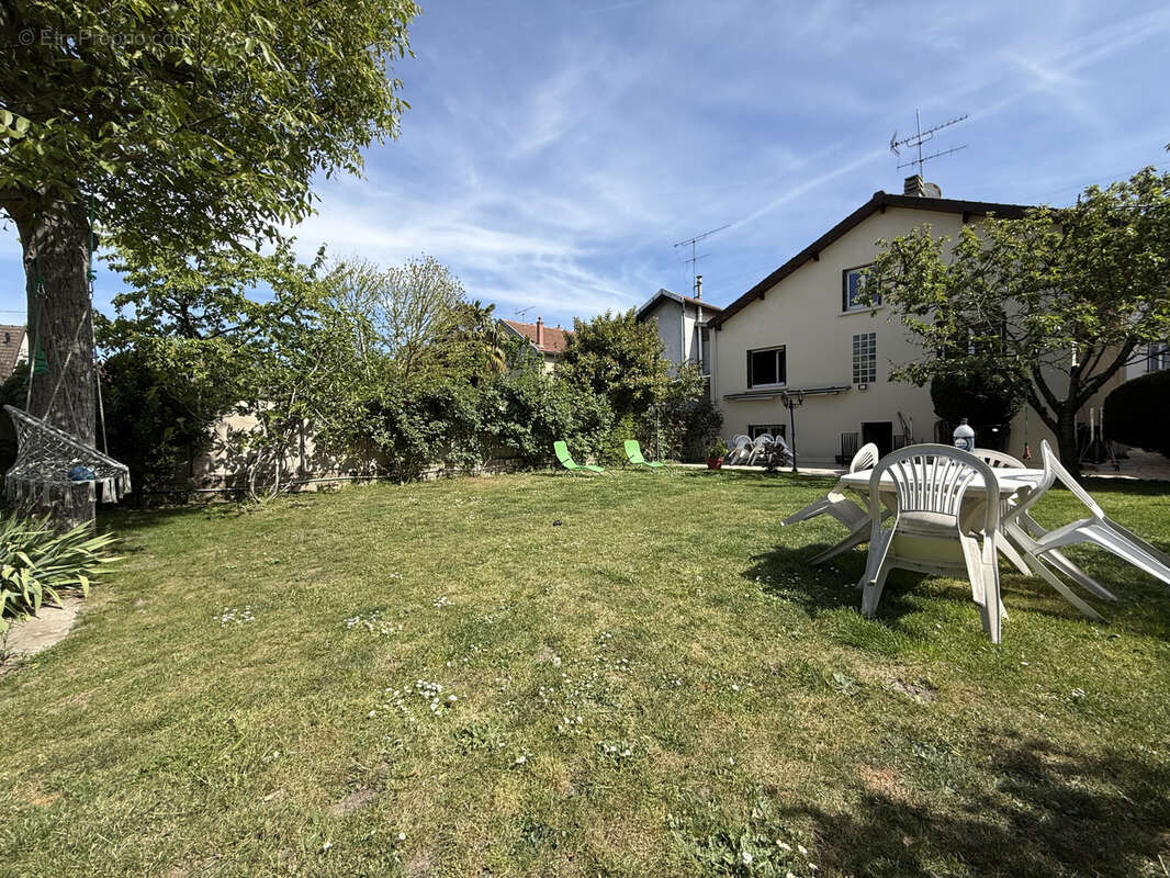 Maison à LE BLANC-MESNIL