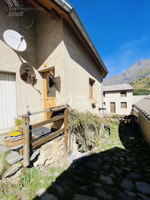 Maison 107 m² à La Grave  - photo 2