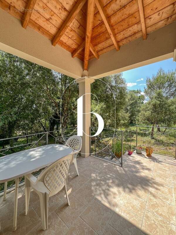 Maison à GOUDARGUES