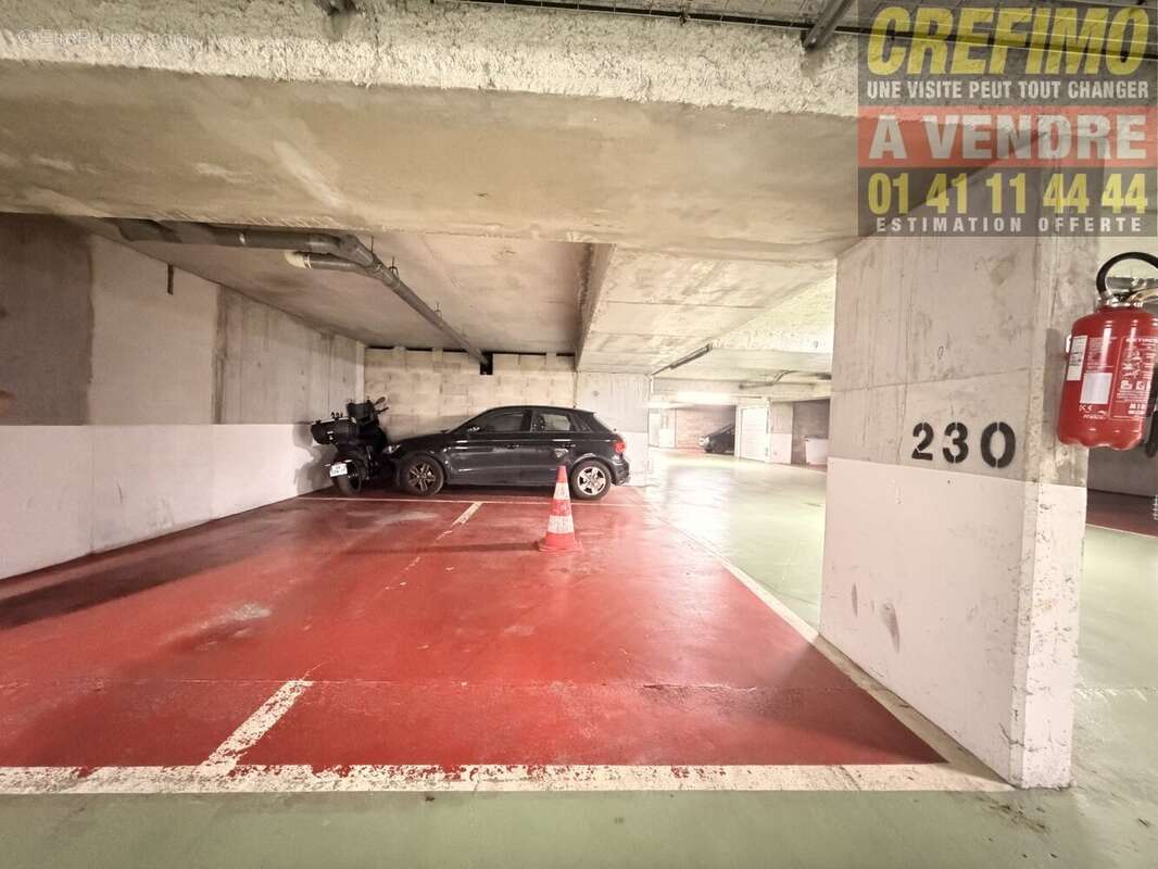 Place de parking en sous-sol sécurisée dans une résidence de standing - Agence immobilière CREFIMO - photo 4