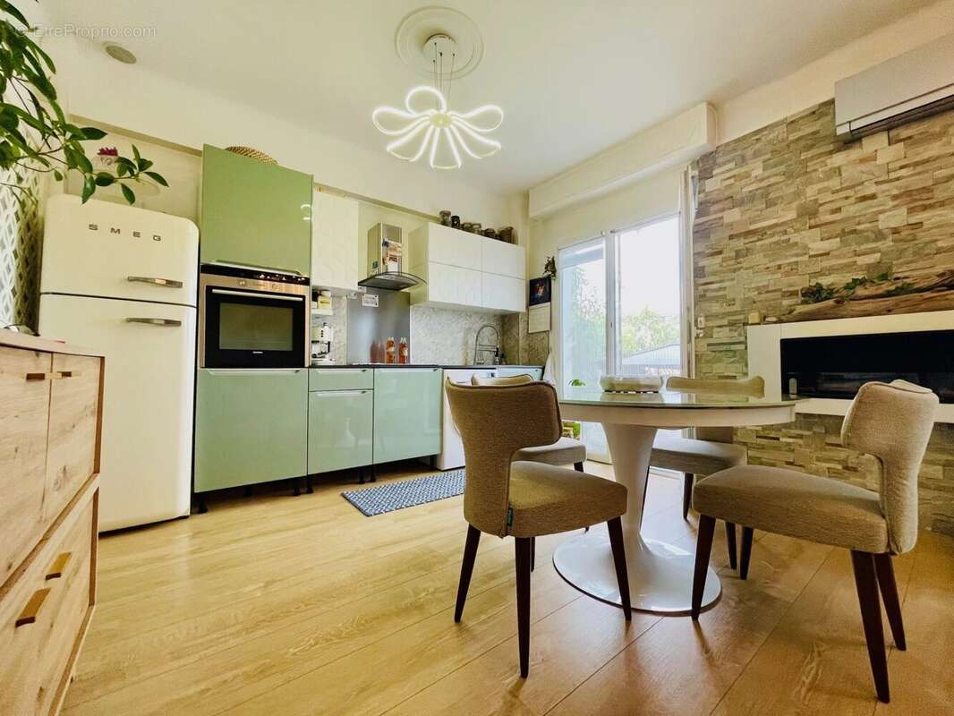 Appartement à ROQUEBRUNE-CAP-MARTIN