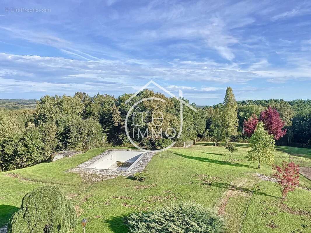 Maison à SAINT-EMILION