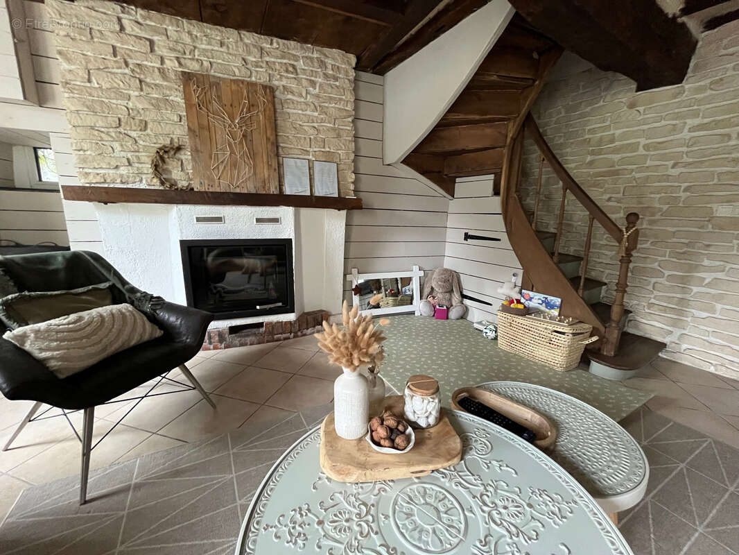 Maison à LE BOURG-D'IRE