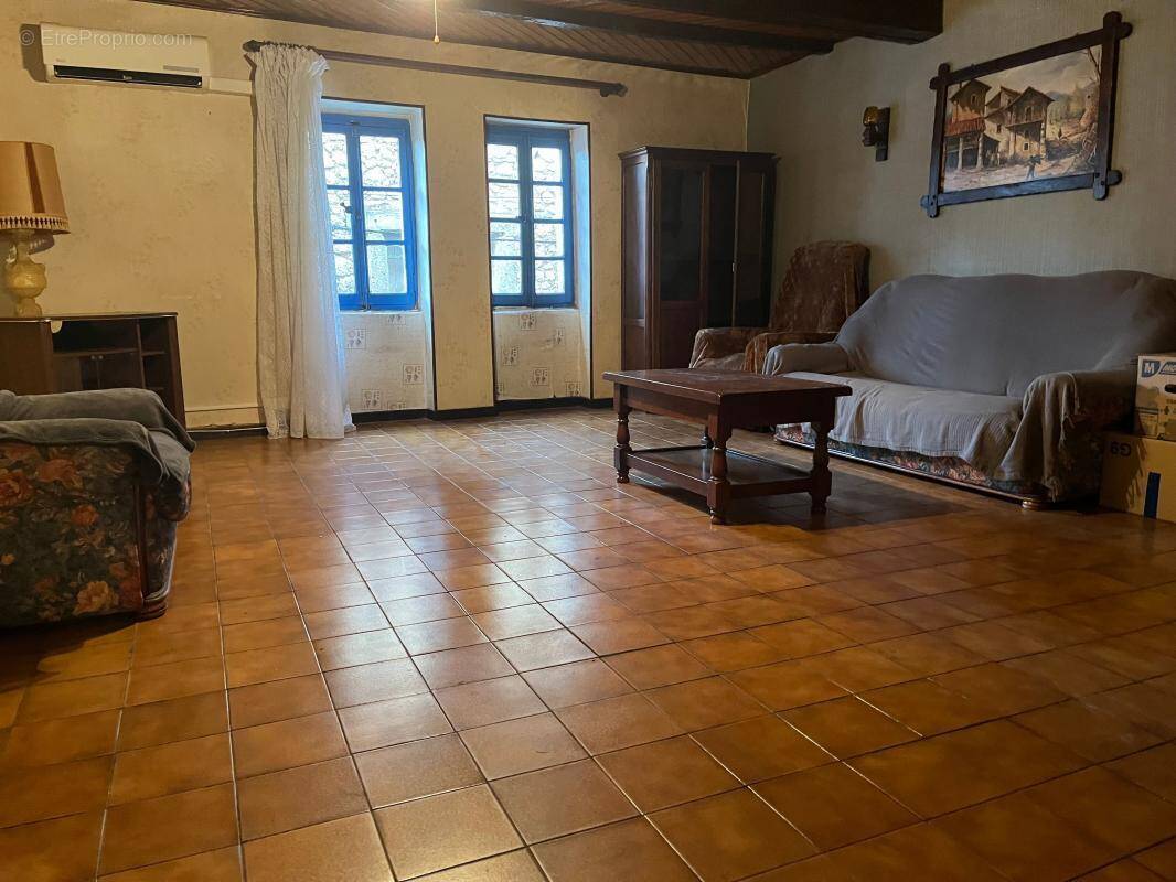 Maison à VILLEVEYRAC