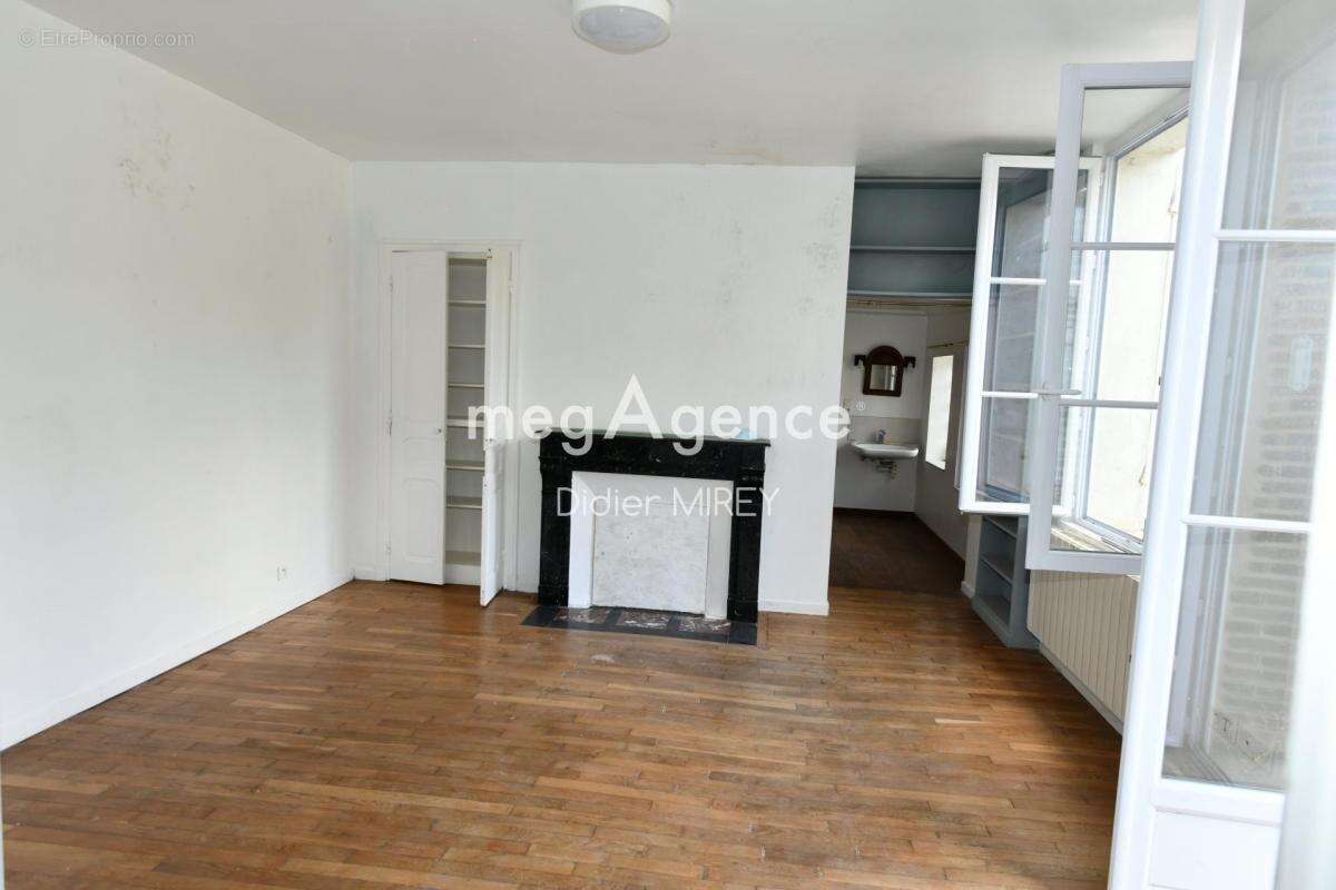 Maison à AIX-EN-OTHE