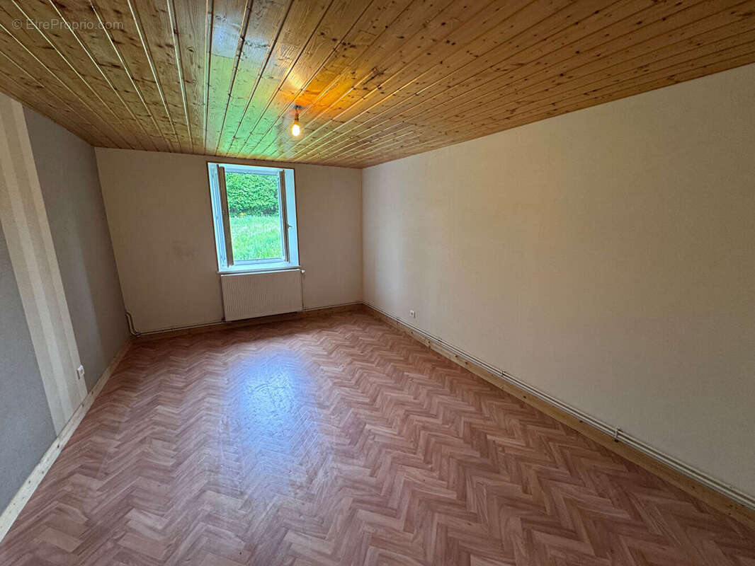 Maison à NOIRETABLE