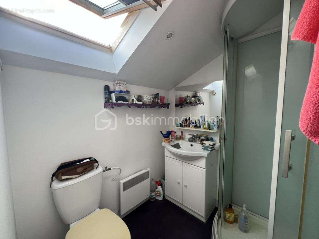 Proche Biarritz, Maison 110m2 + 2 T2 et un atelier- proximité toutes les commodités - photo 11