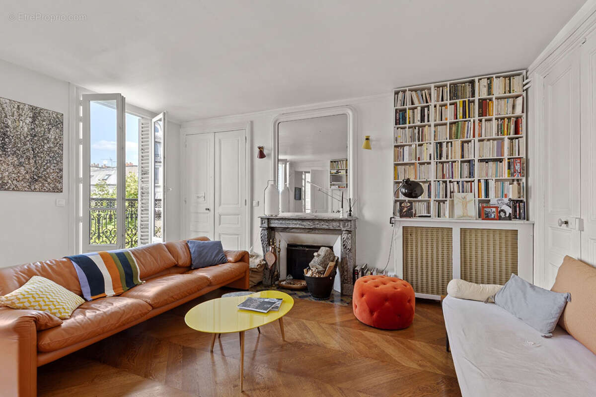 Appartement à PARIS-3E