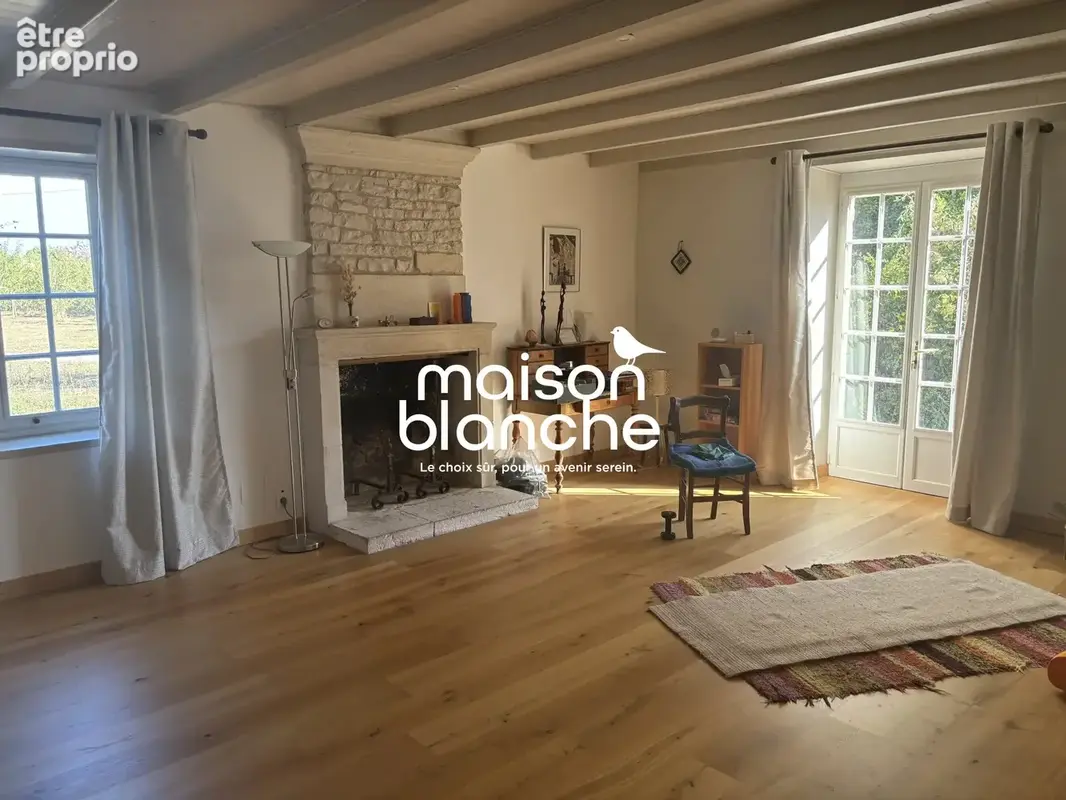 Maison 8 pièces 185 m² à vendre à Saint-Saturnin-Du-Bois (17700) - photo 4