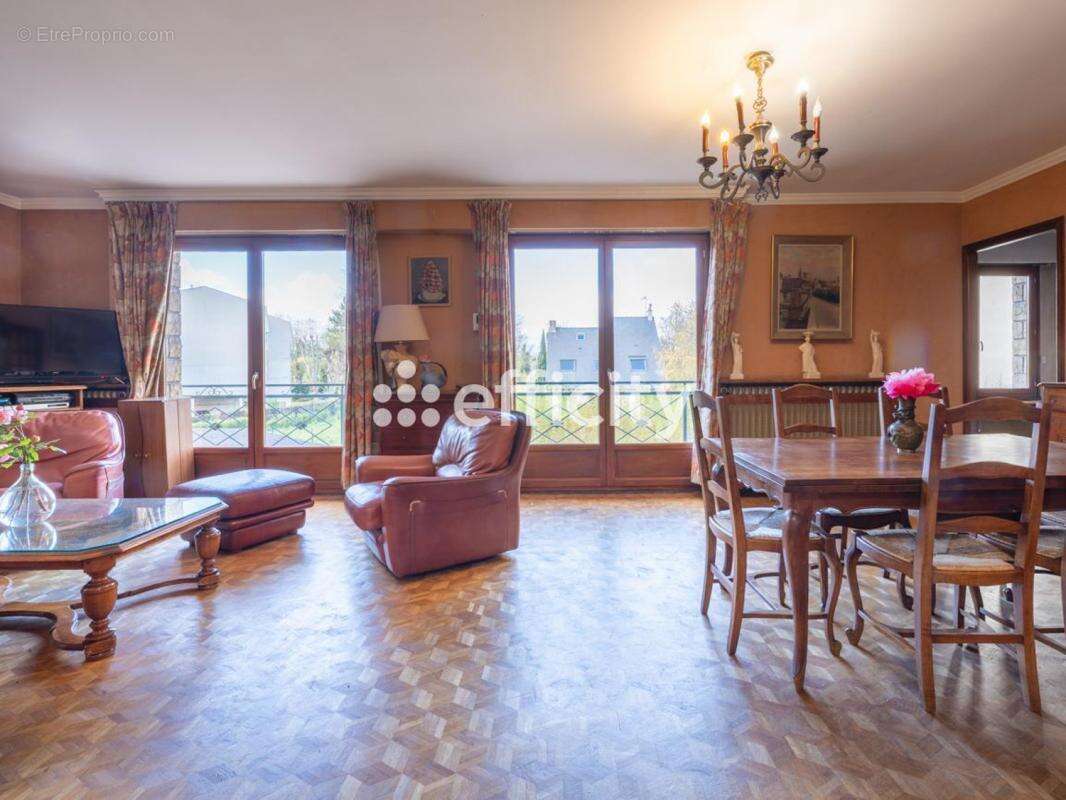 Maison à BRY-SUR-MARNE